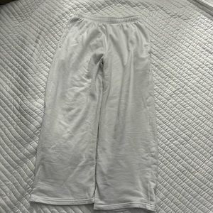 WHITE BRANDY MELVILLE SWEATPANTS